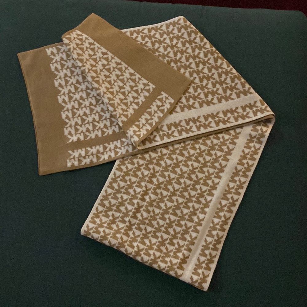 Michael Kors scarf